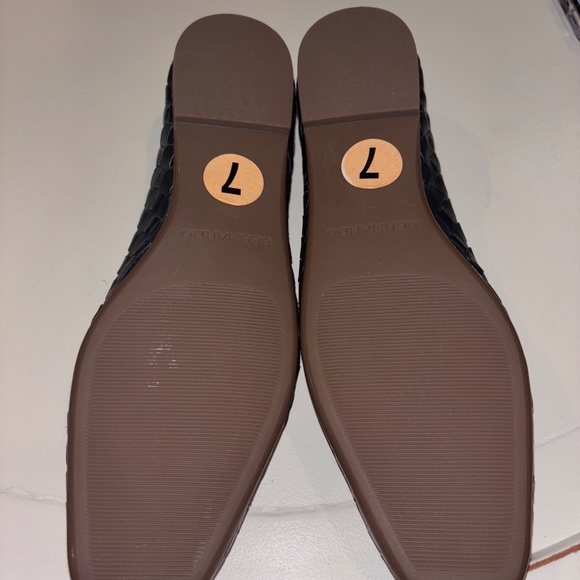 Bernardo Gwynn Navy Blue Woven Flats (Size 7) - Picture 5 of 7